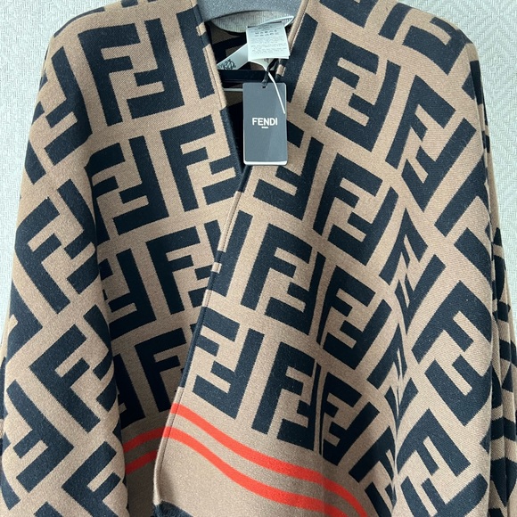 ❌❌SOLD NWT Fendi Poncho - Picture 5 of 7